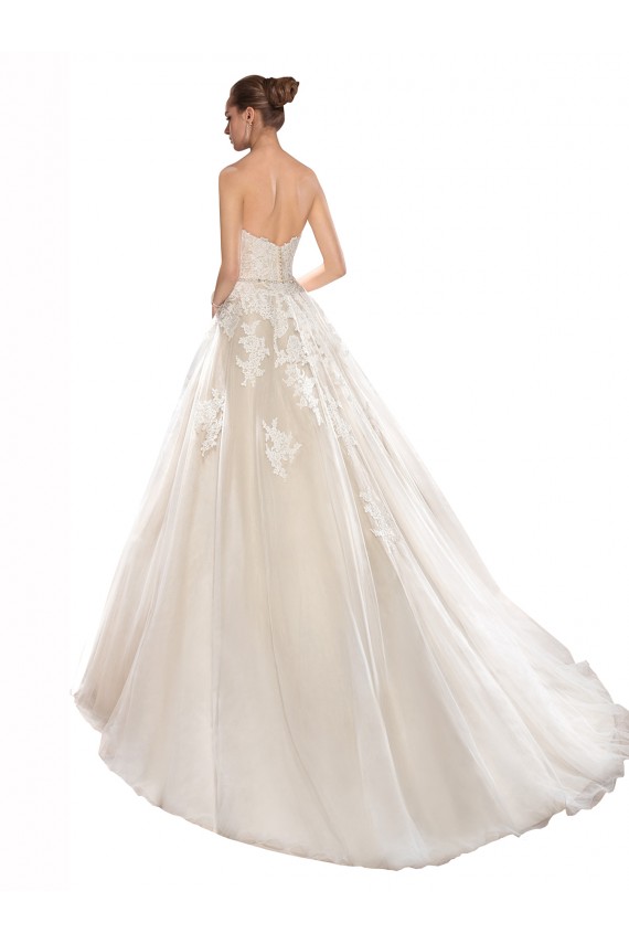 Ivoire & Champagne Trapèze Sans bretelle Tulle Dentelle Robes de mariée Prix Réduit